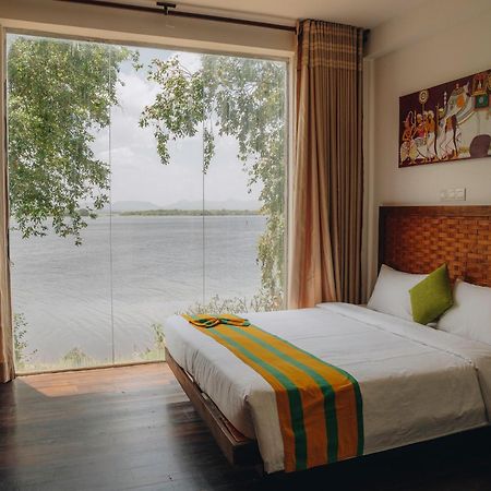 Yala Oga Reach Hotel Tissamaharama Buitenkant foto
