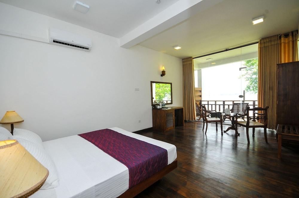 Yala Oga Reach Hotel Tissamaharama Buitenkant foto