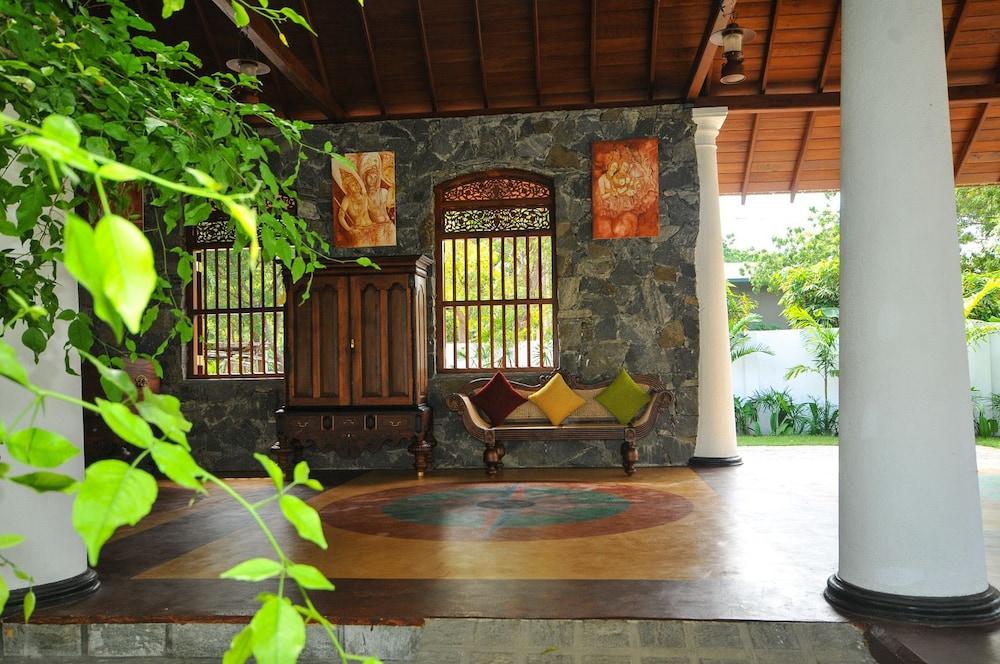 Yala Oga Reach Hotel Tissamaharama Buitenkant foto