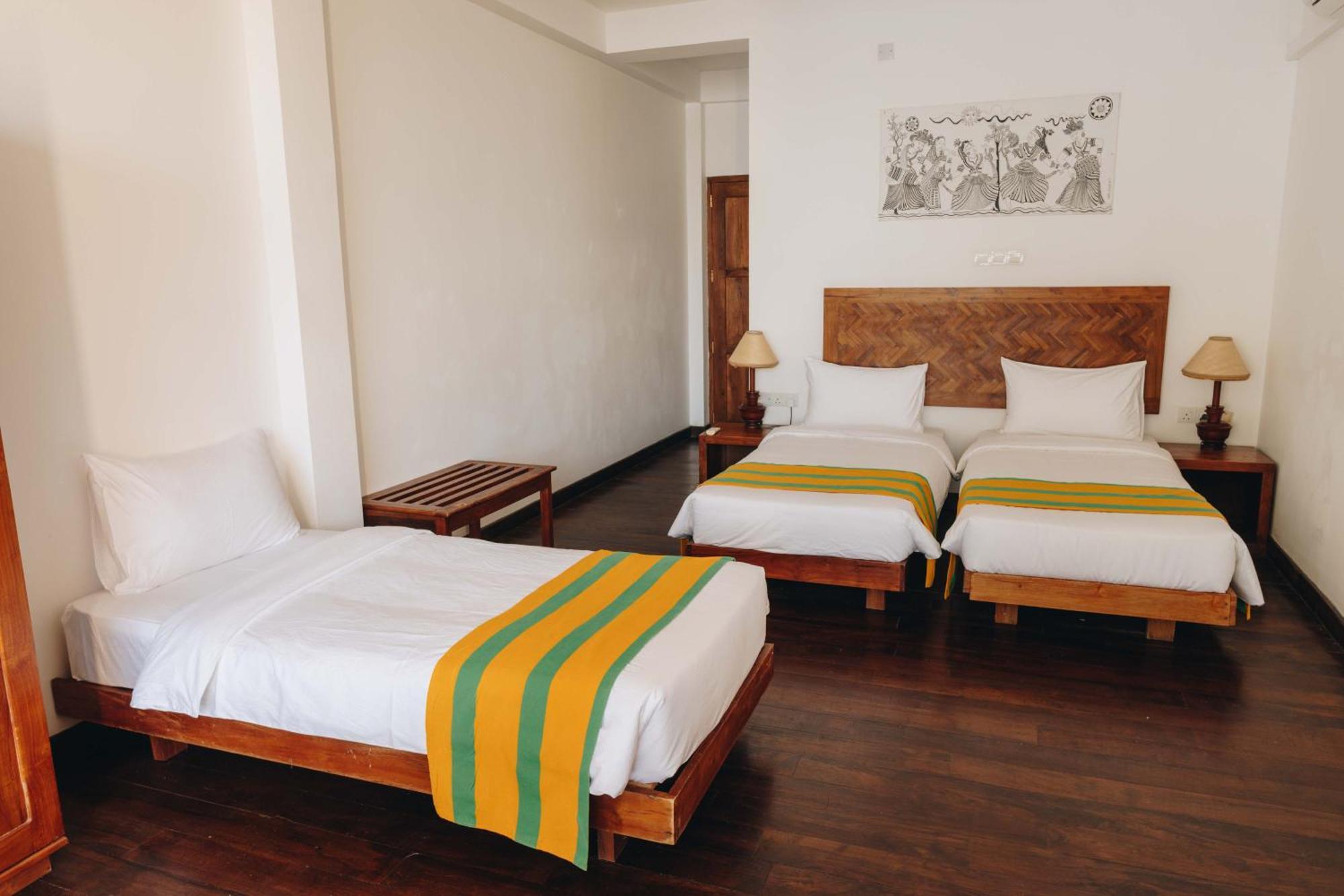 Yala Oga Reach Hotel Tissamaharama Buitenkant foto