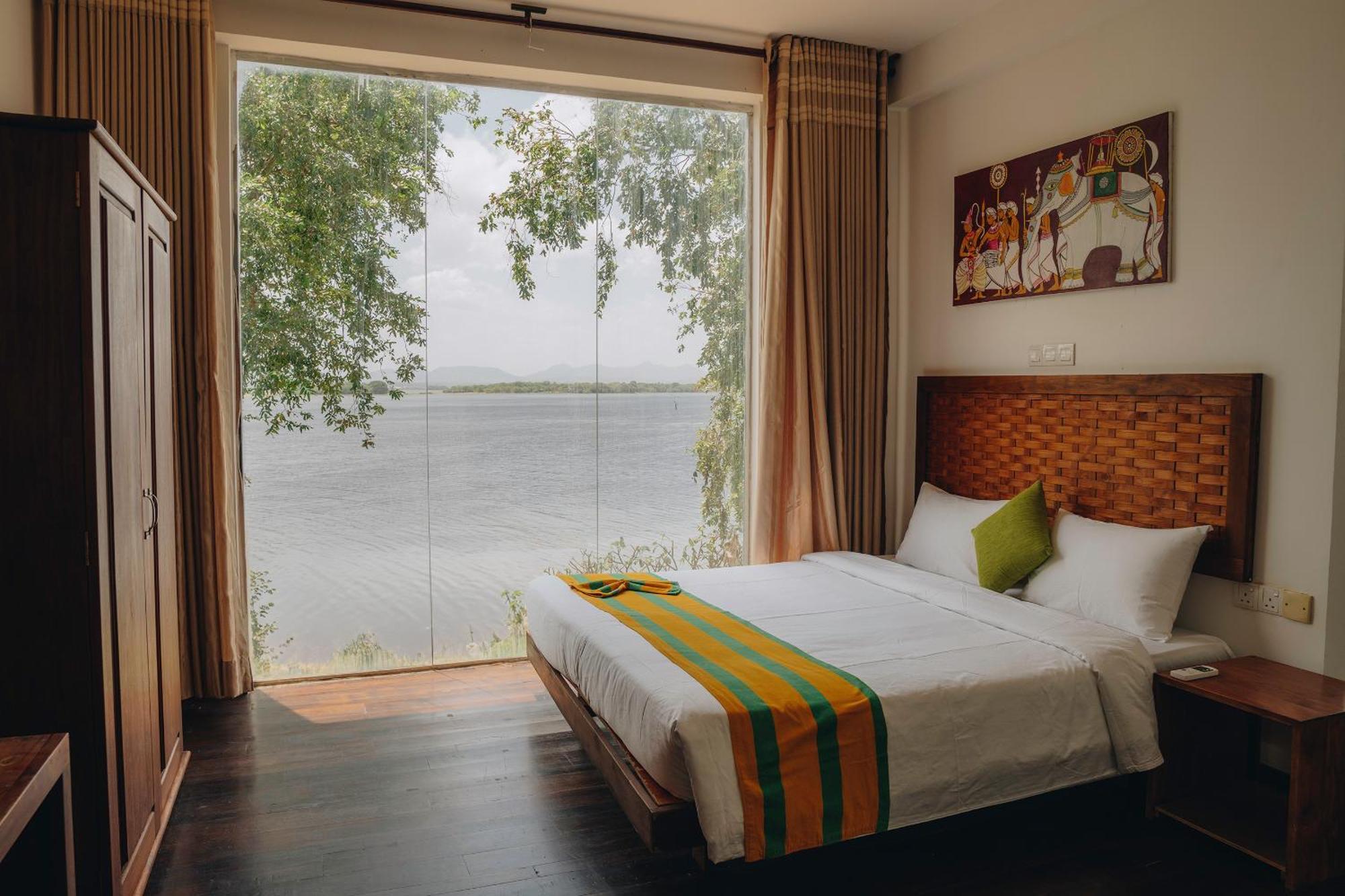 Yala Oga Reach Hotel Tissamaharama Buitenkant foto