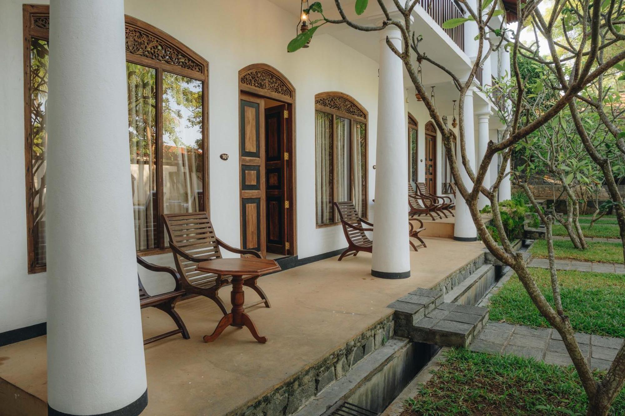 Yala Oga Reach Hotel Tissamaharama Buitenkant foto