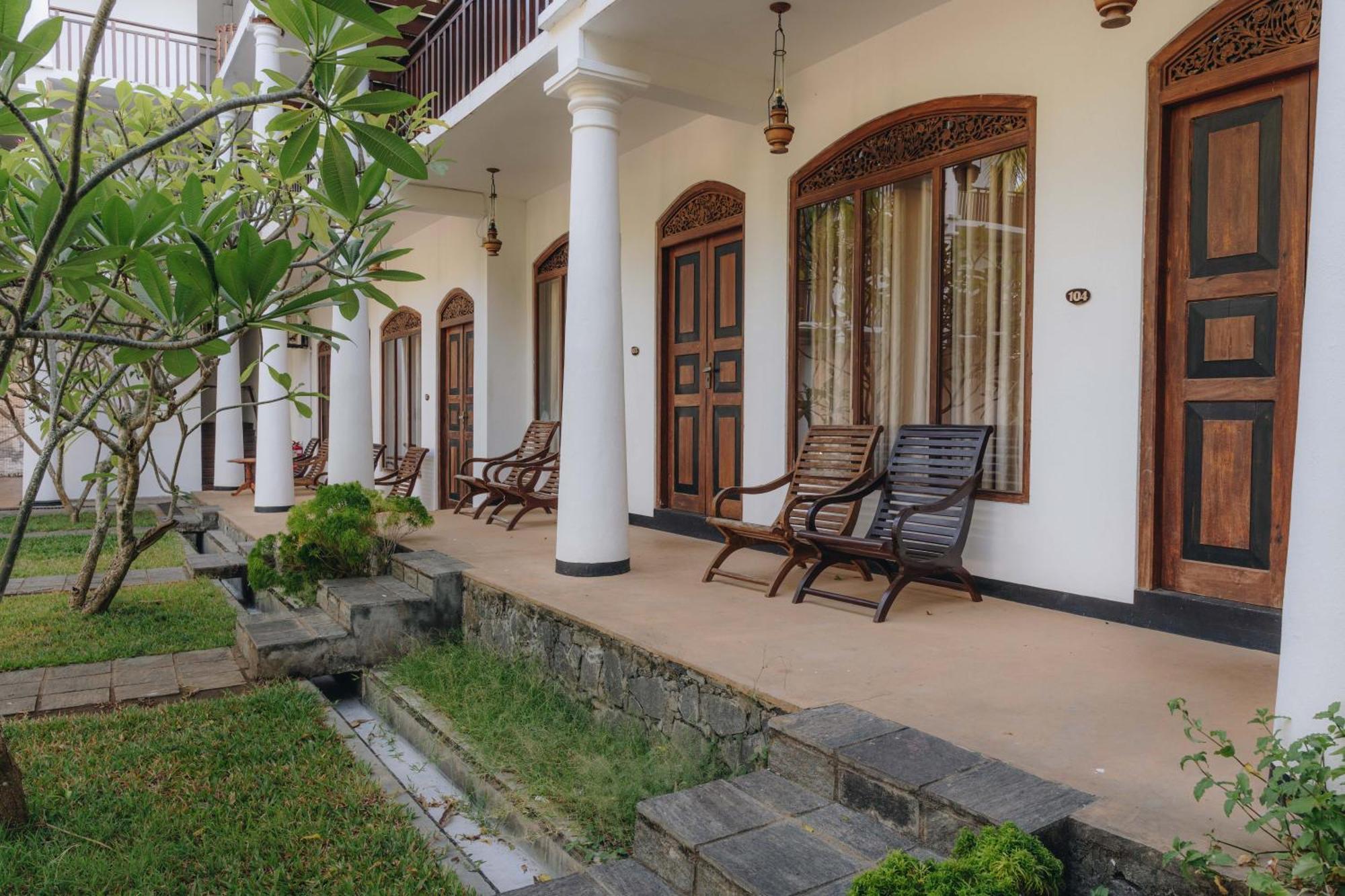 Yala Oga Reach Hotel Tissamaharama Buitenkant foto