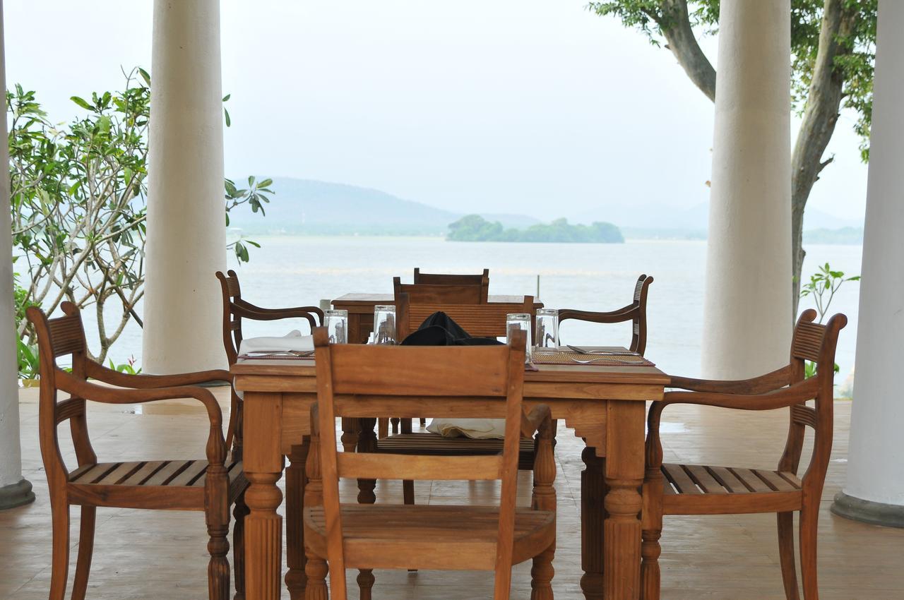 Yala Oga Reach Hotel Tissamaharama Buitenkant foto