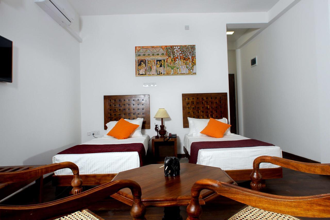 Yala Oga Reach Hotel Tissamaharama Buitenkant foto