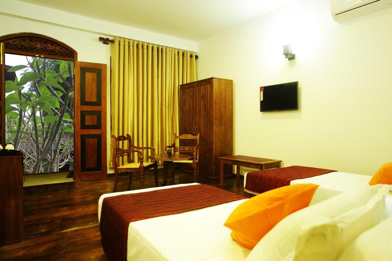 Yala Oga Reach Hotel Tissamaharama Buitenkant foto