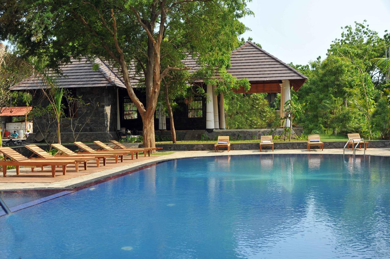 Yala Oga Reach Hotel Tissamaharama Buitenkant foto