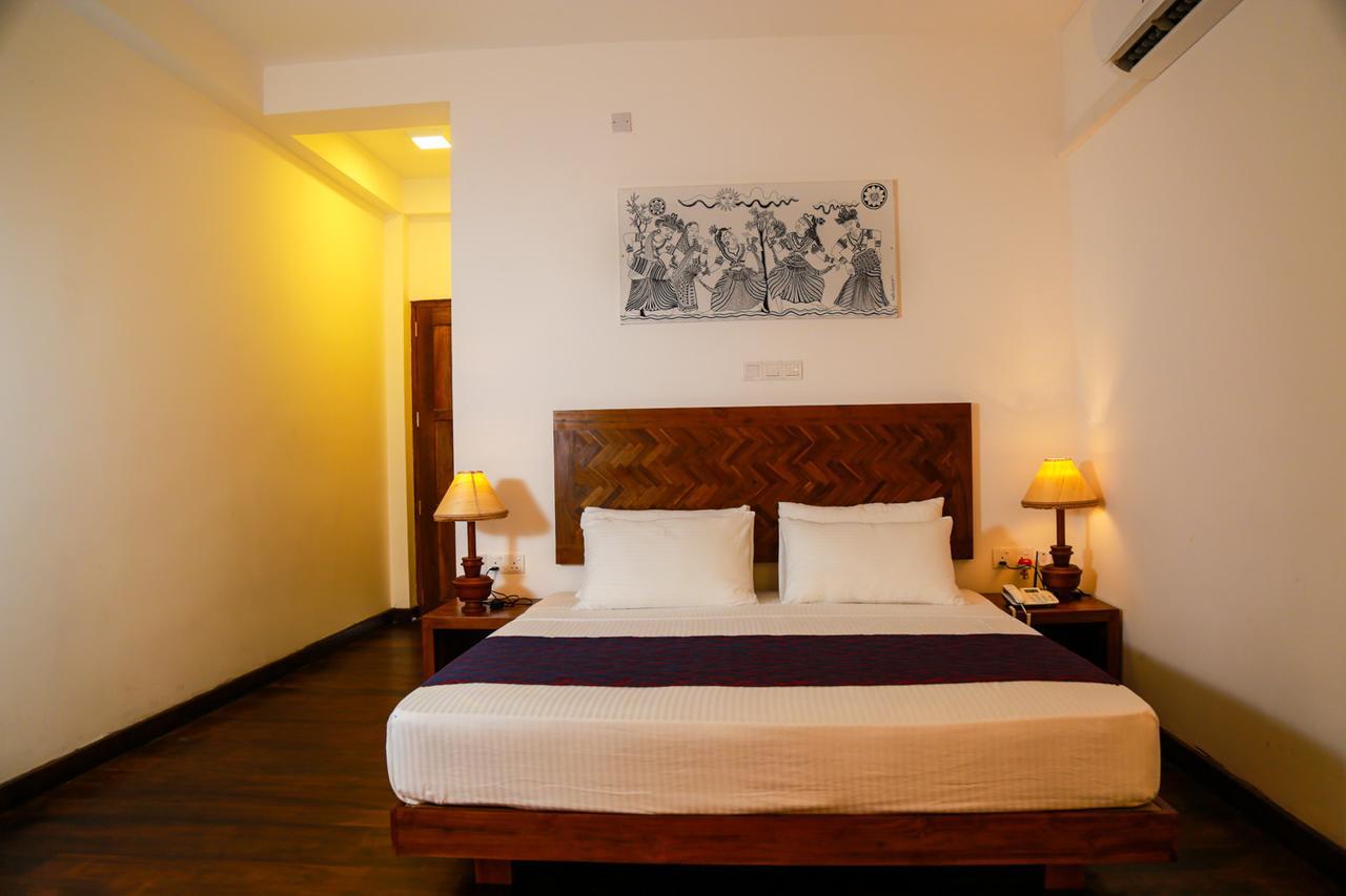 Yala Oga Reach Hotel Tissamaharama Buitenkant foto