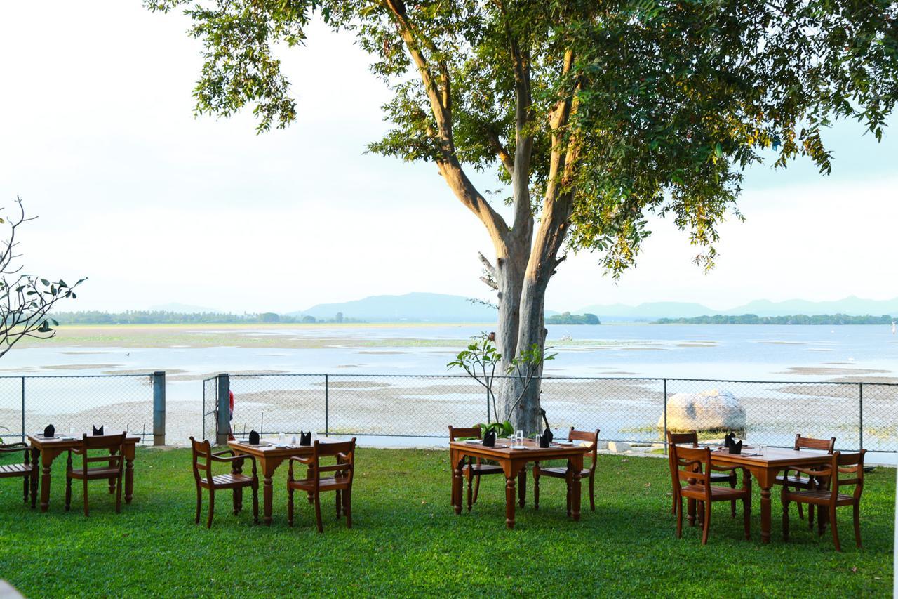 Yala Oga Reach Hotel Tissamaharama Buitenkant foto