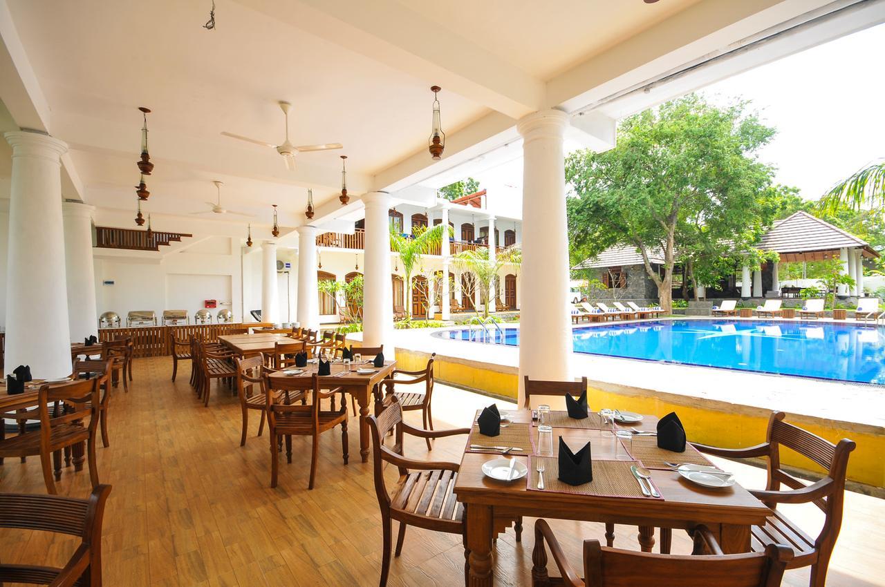 Yala Oga Reach Hotel Tissamaharama Buitenkant foto