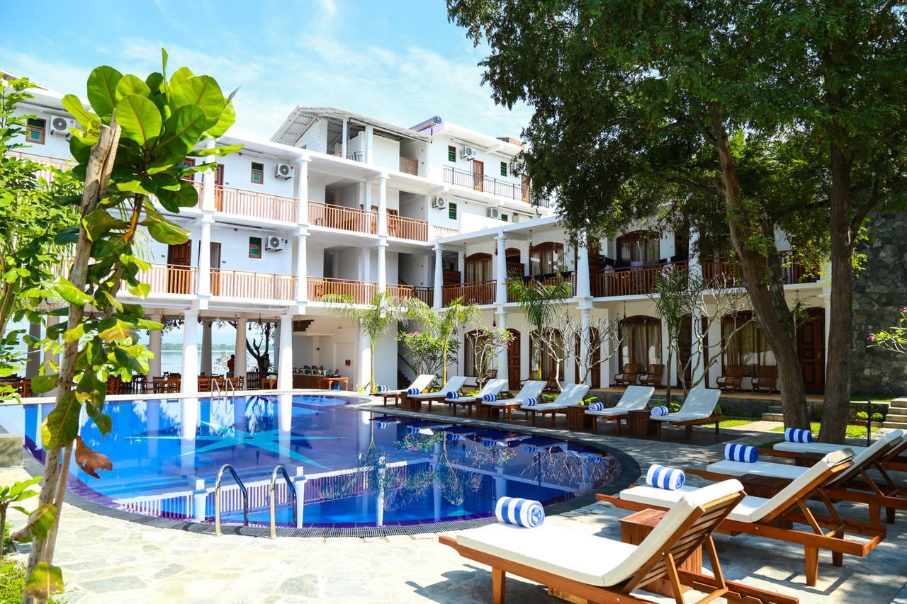 Yala Oga Reach Hotel Tissamaharama Buitenkant foto